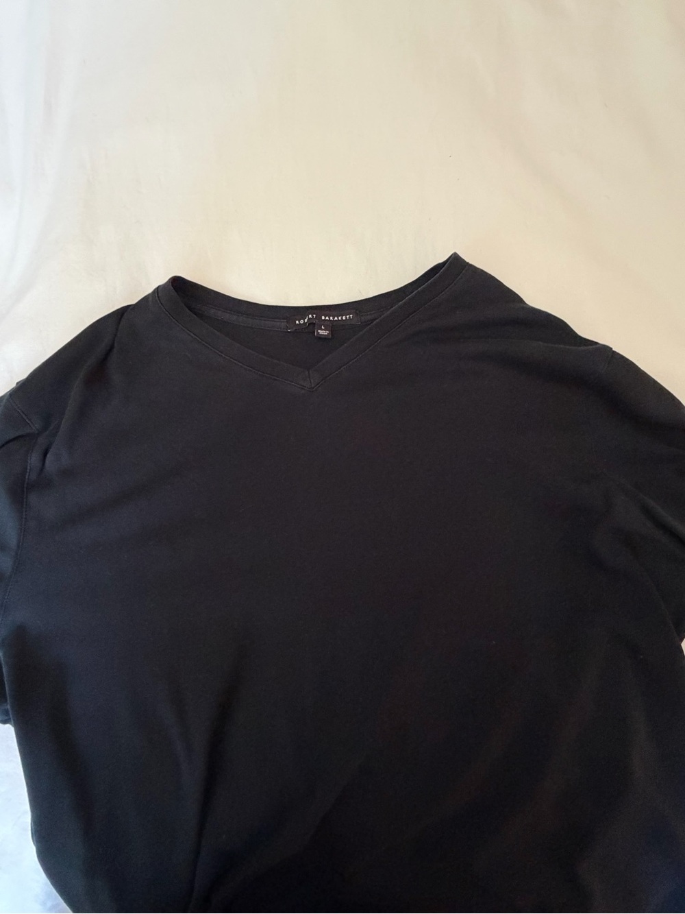 Robert Barakett Men’s Large Black V-Neck T-Shirt